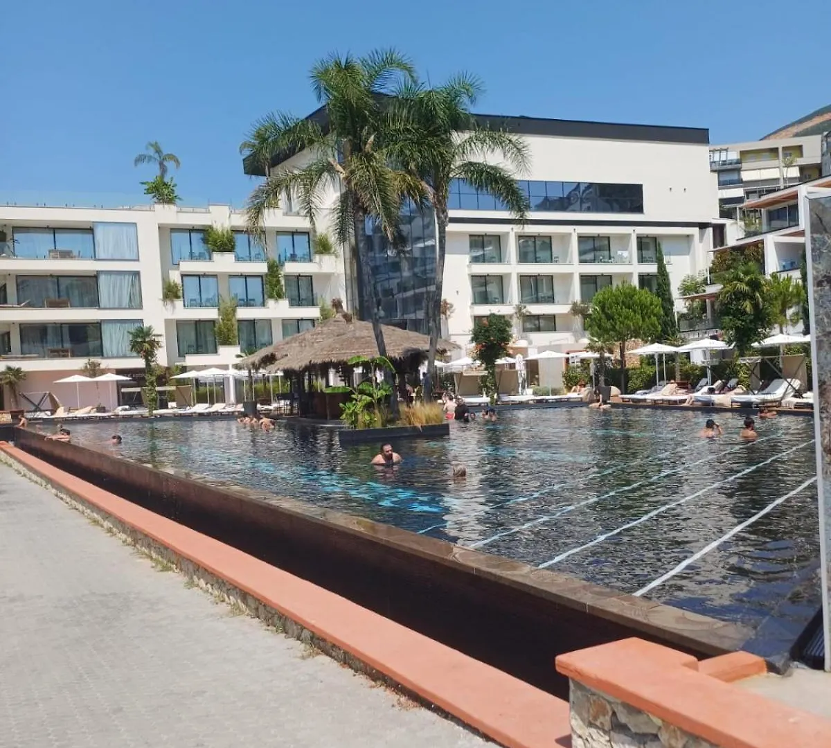 Liv Luxury Apartment Marina Bay Resort Vlore