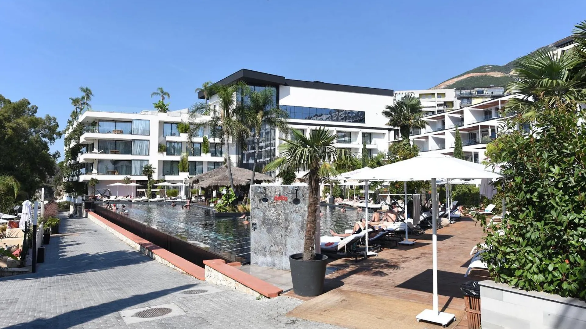 Liv Luxury Apartment Marina Bay Resort Vlore