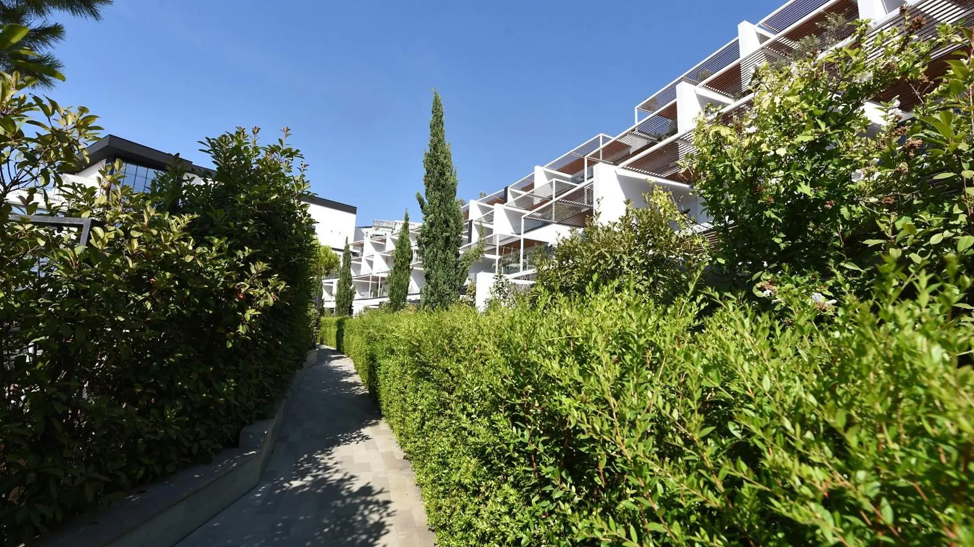 Liv Luxury Apartment Marina Bay Resort Vlore