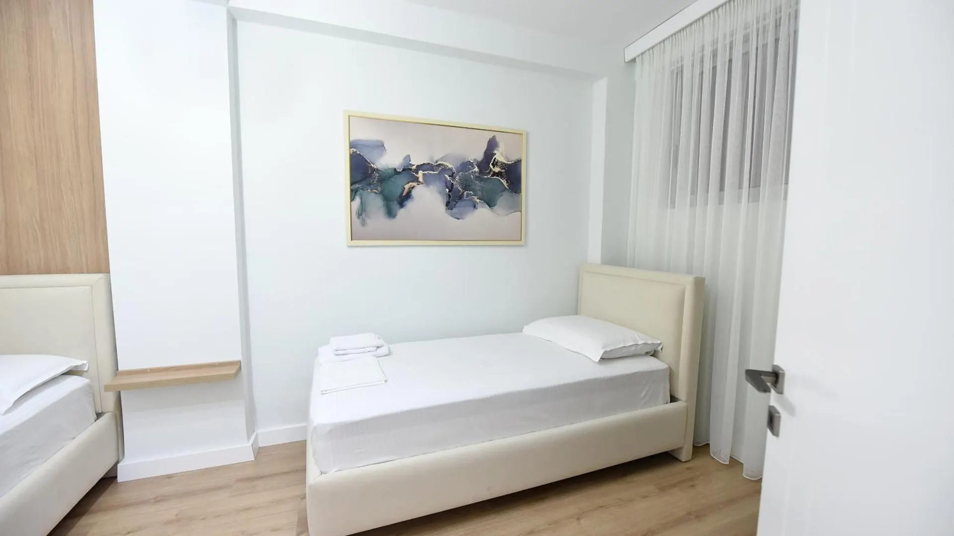 Liv Luxury Apartment Marina Bay Resort Vlore 0*,
