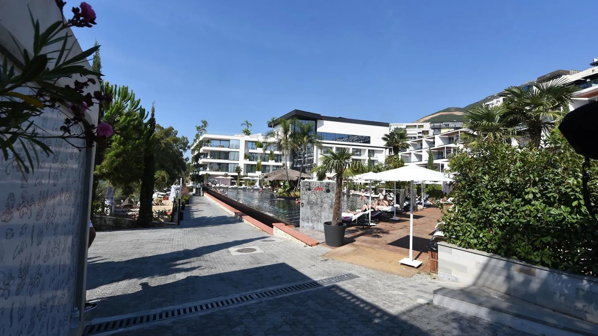 Liv Luxury Apartment Marina Bay Resort Vlore Albania