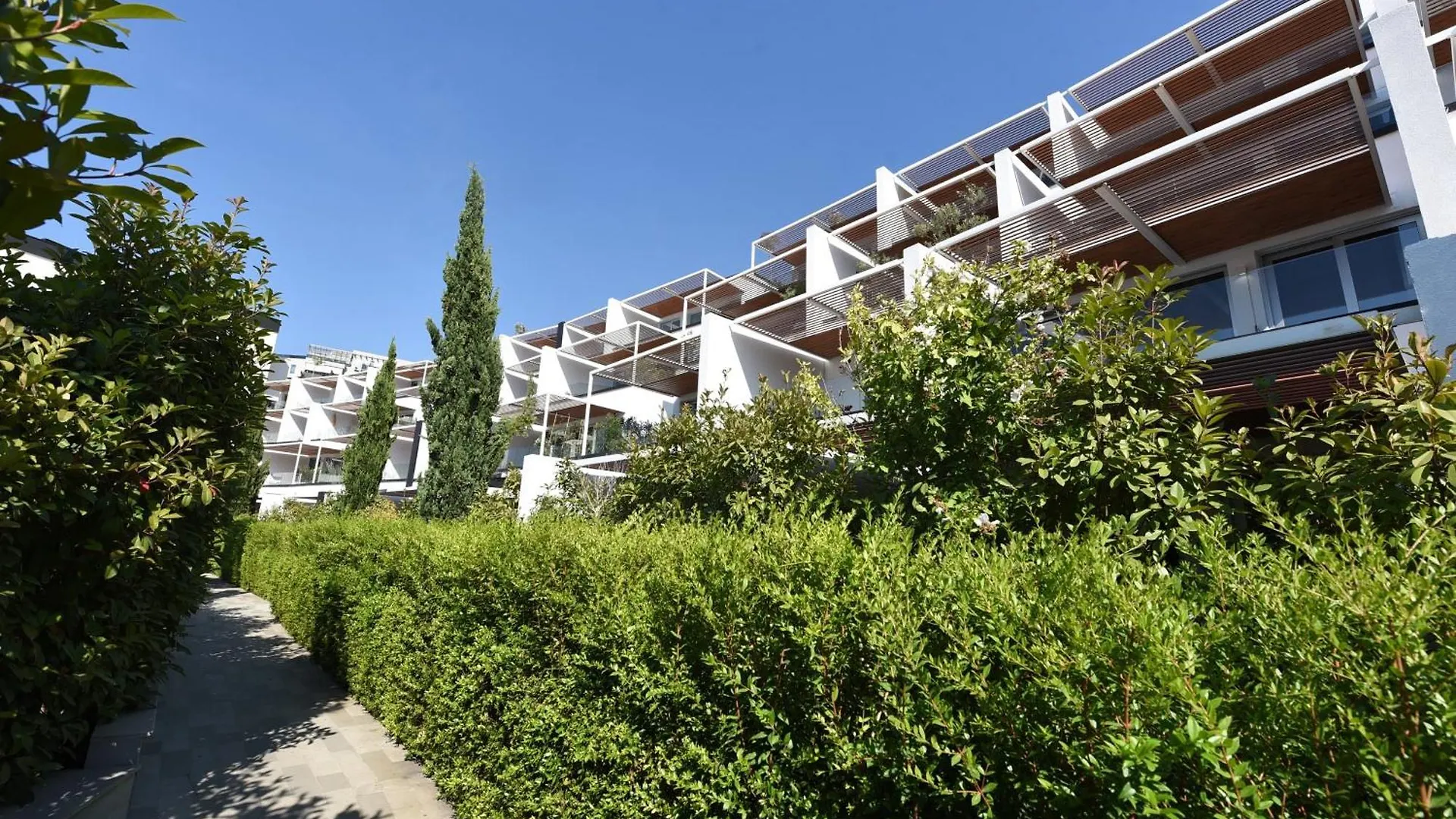 Liv Luxury Apartment Marina Bay Resort Vlore